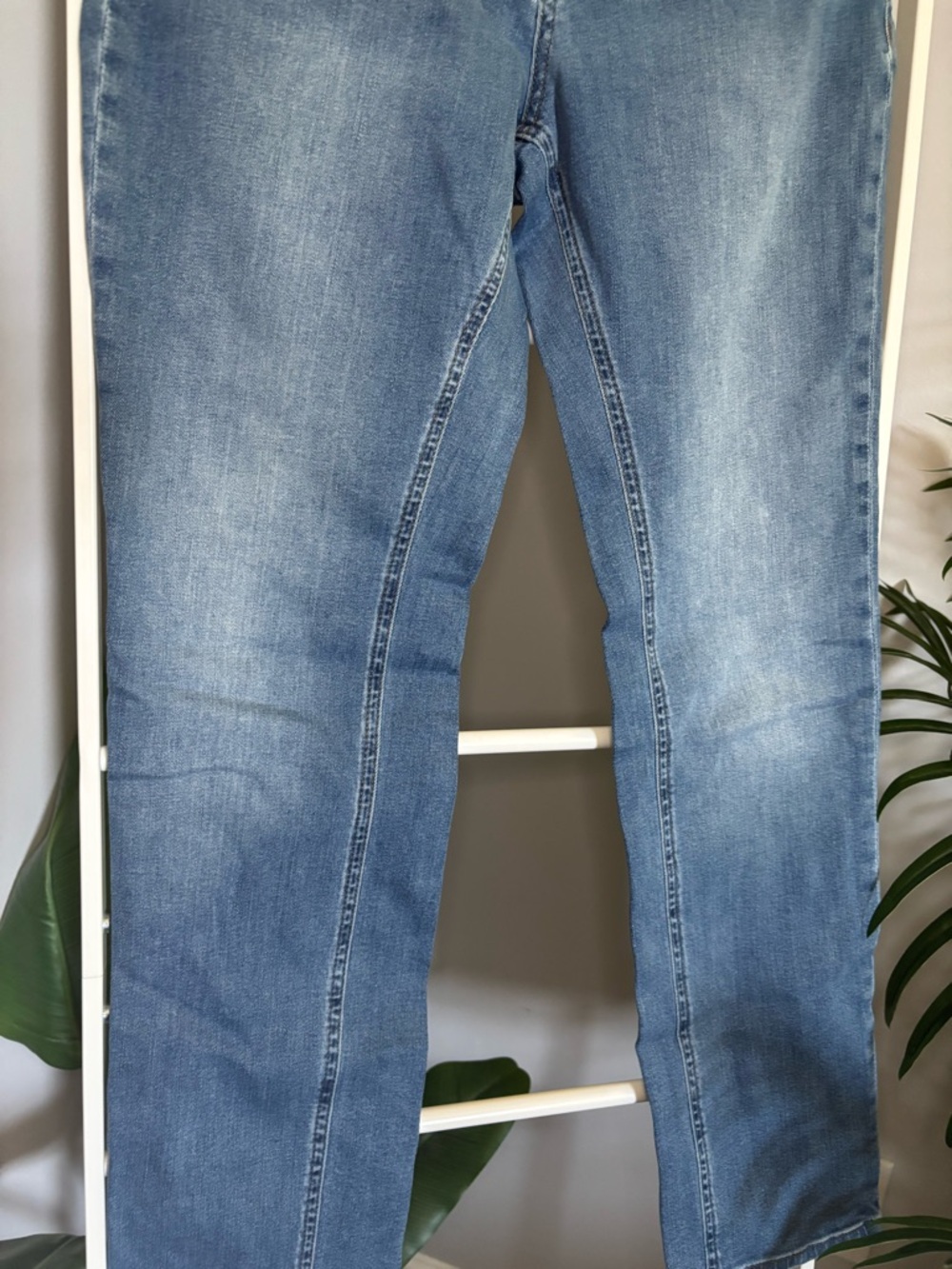 Boden Women's Light-Mid Blue Straight Leg Jeans - Picture 5 of 16
